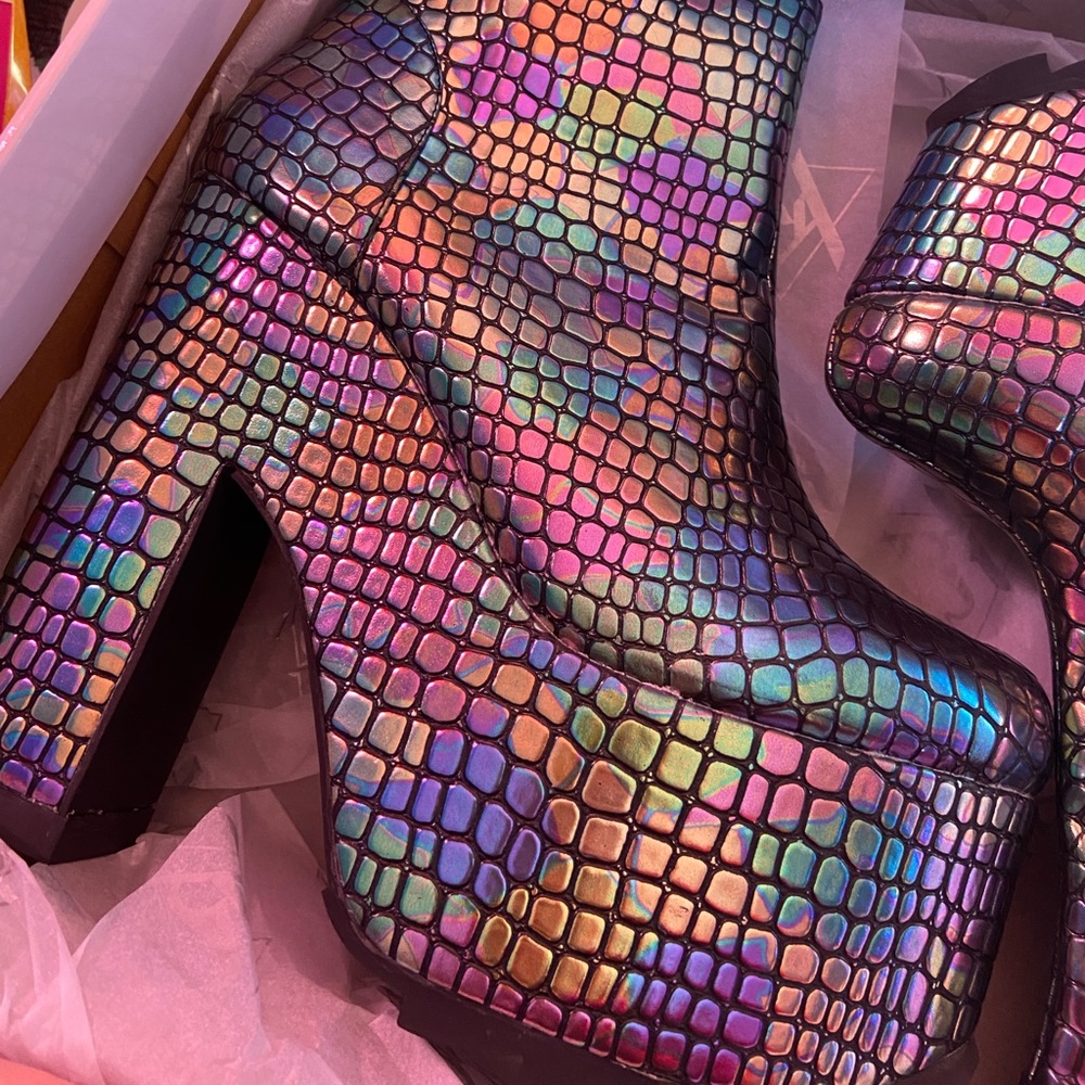 YRU platform holographic boots